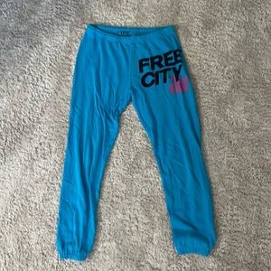 Blue free city sweatpants